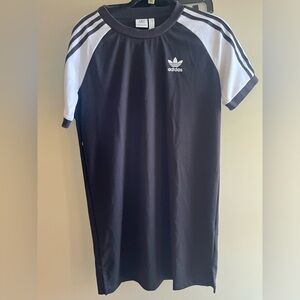 Adidas XS short sleeve dress